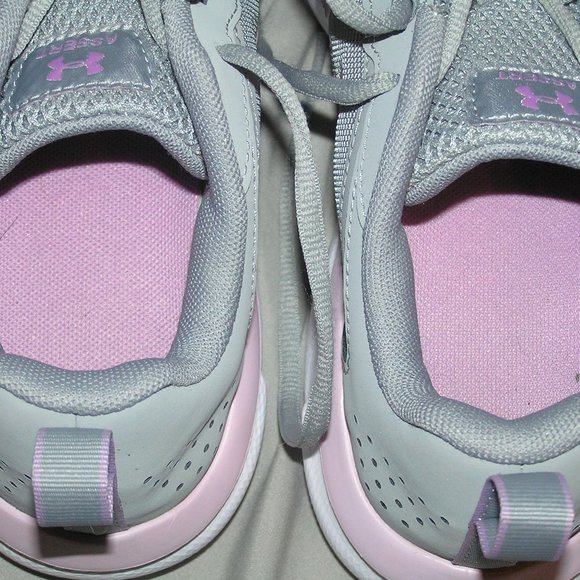 Under Armour - Picture 7 of 8